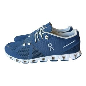 ON Cloud 5 Sneakers, Women’s size 8.5 Casual Comfort